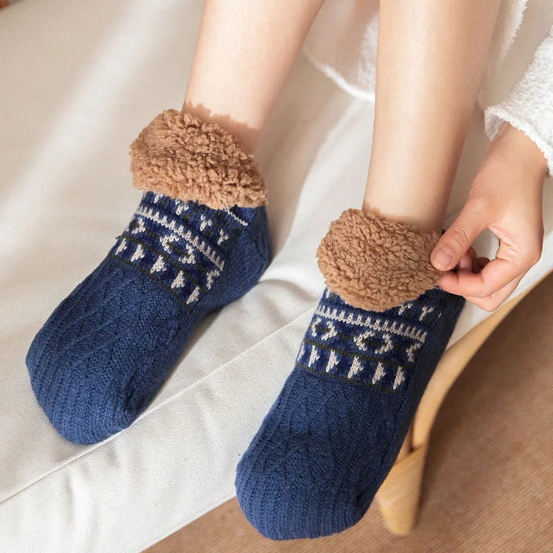 Plushley™ Snowflake Pattern Fleece-Lined Socks with Non-Slip Grips