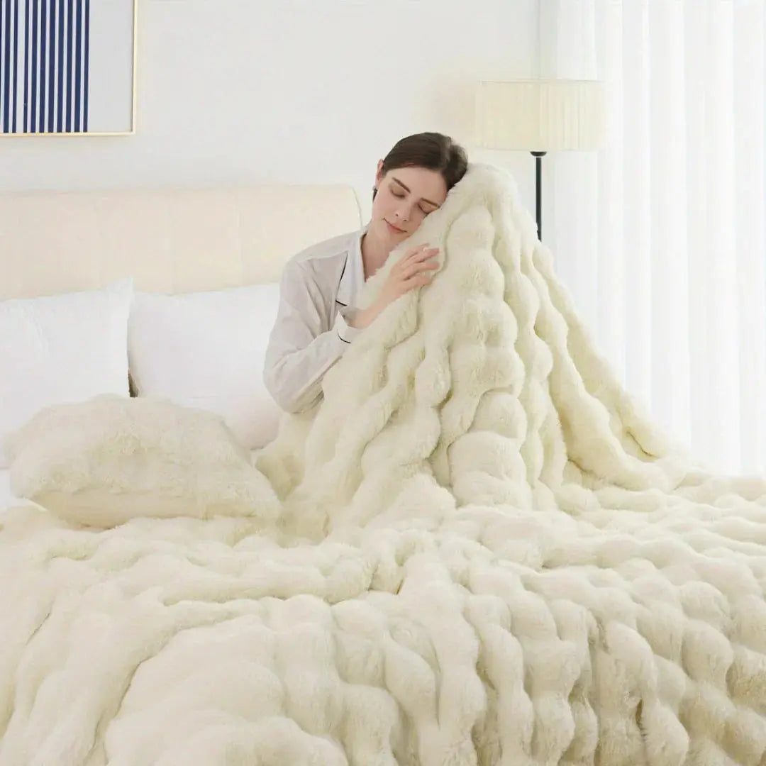 Reversible Faux Rabbit Fur Throw Blanket with Velvet Back