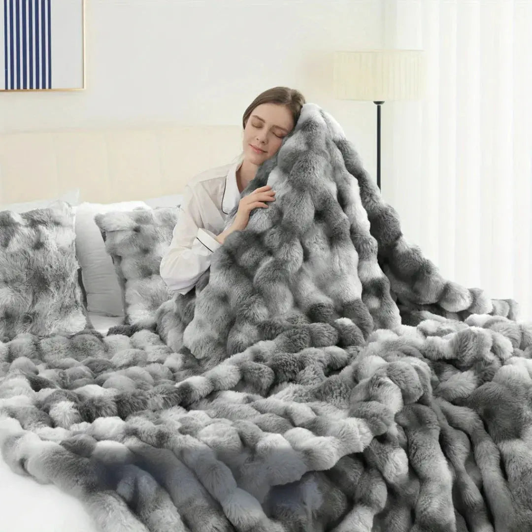 Reversible Faux Rabbit Fur Throw Blanket with Velvet Back