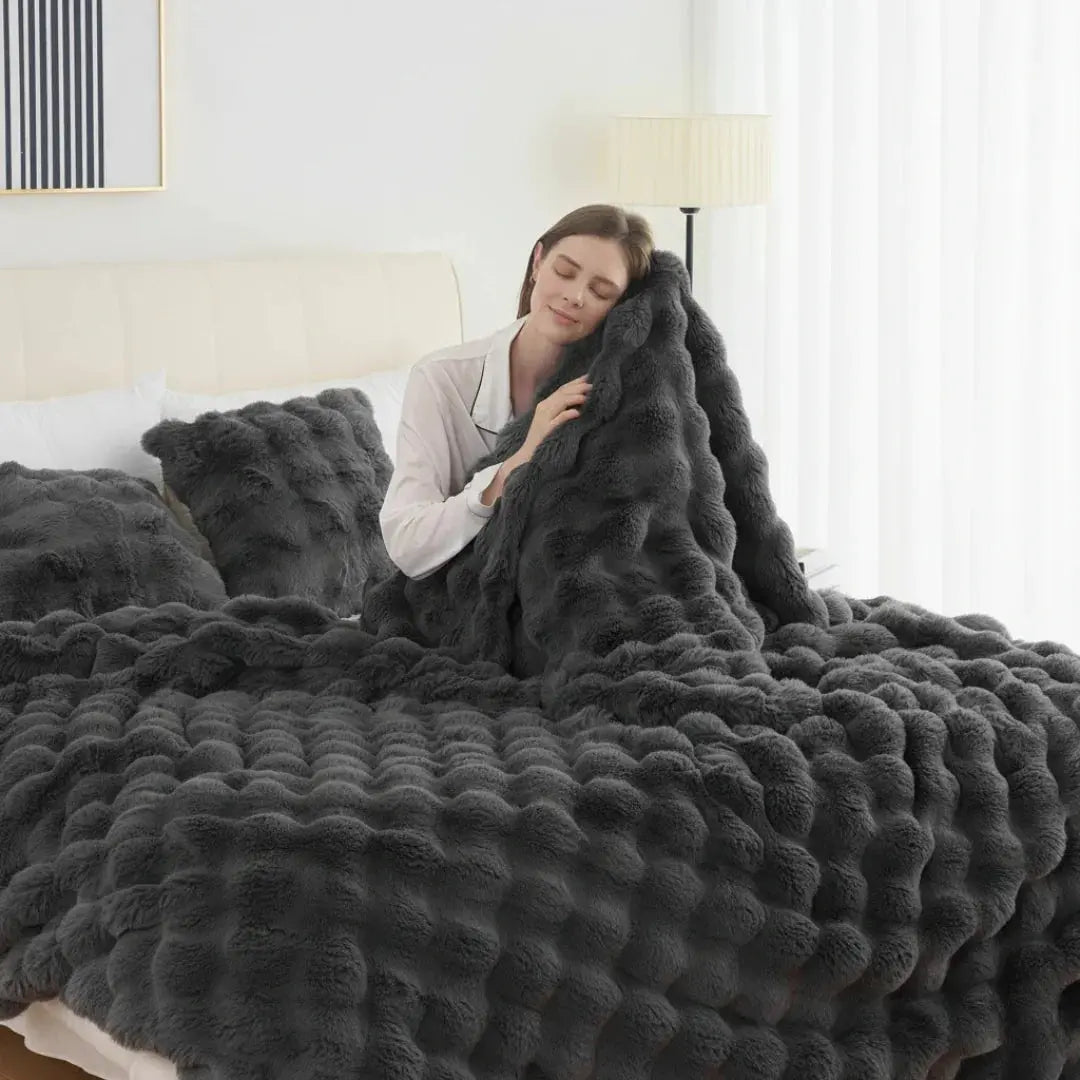 Reversible Faux Rabbit Fur Throw Blanket with Velvet Back