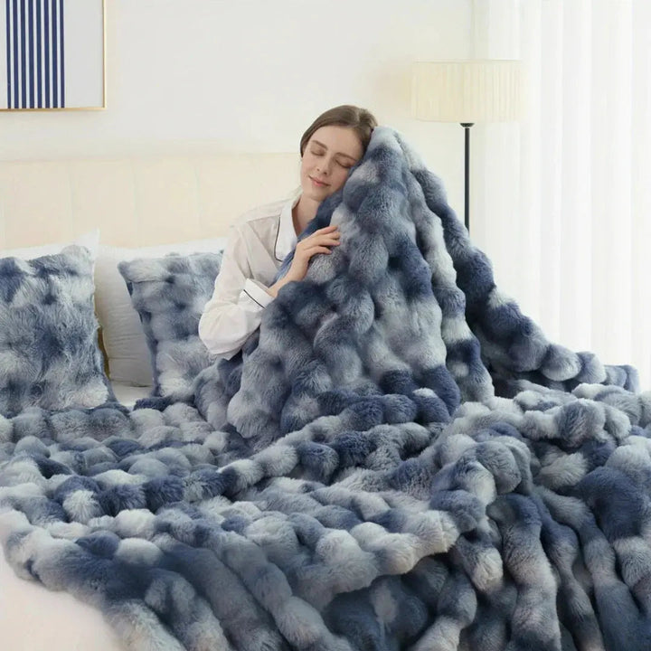 Reversible Faux Rabbit Fur Throw Blanket with Velvet Back