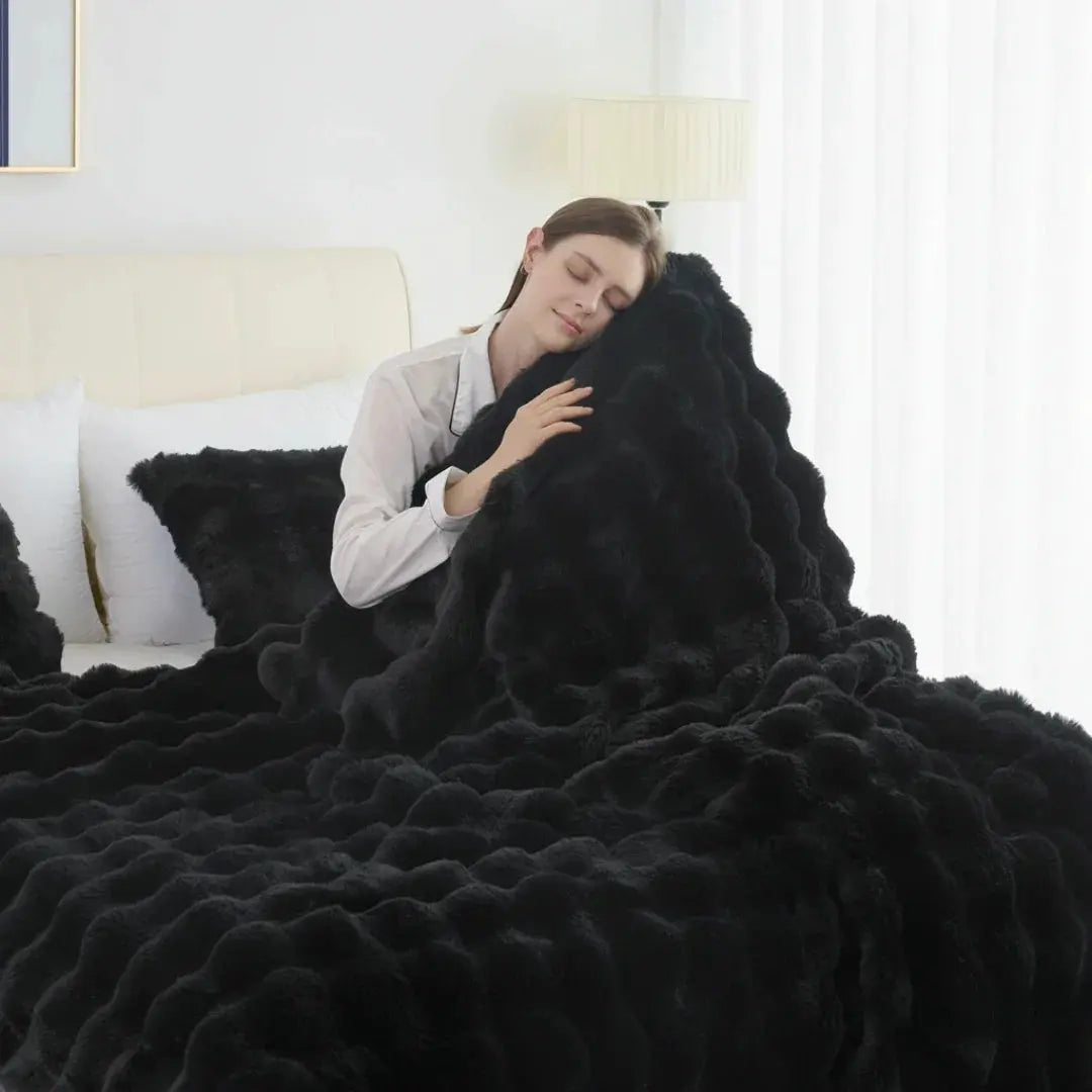 Reversible Faux Rabbit Fur Throw Blanket with Velvet Back