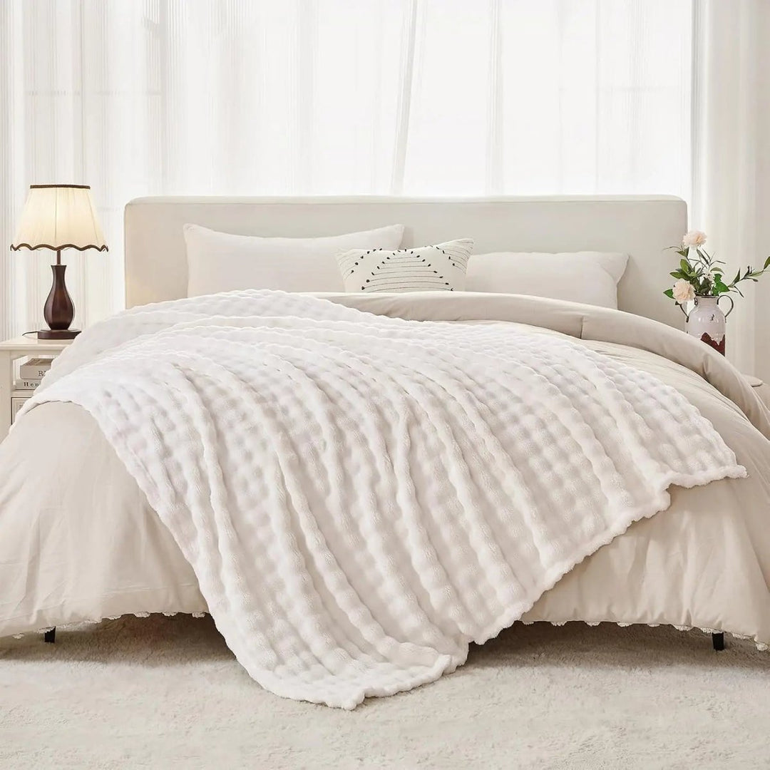 3D Bubble Plush Blanket with Cloud-Soft Raised Texture