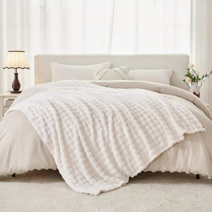 3D Bubble Plush Blanket with Cloud-Soft Raised Texture