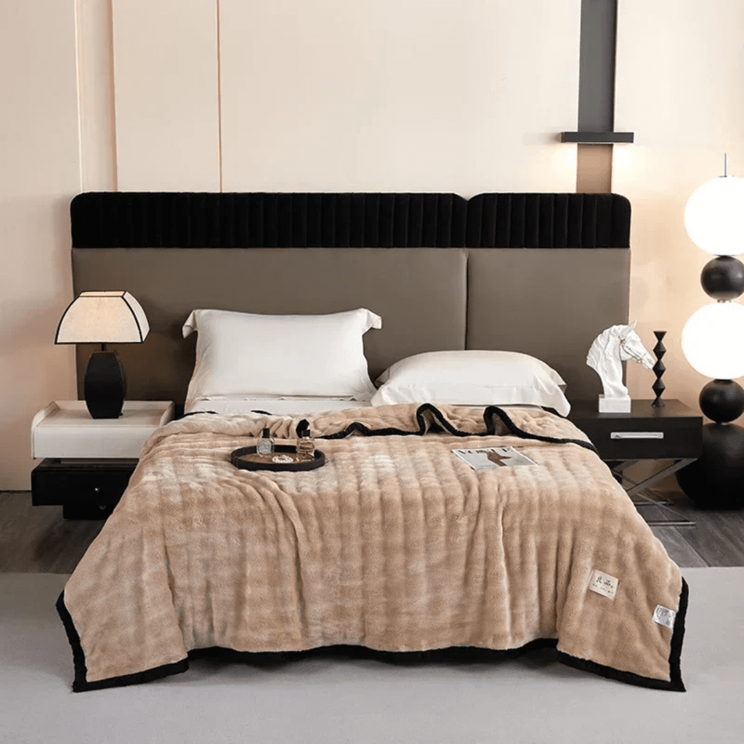 Double-Sided Plush Fleece Blanket, Ultra-Soft and Cozy