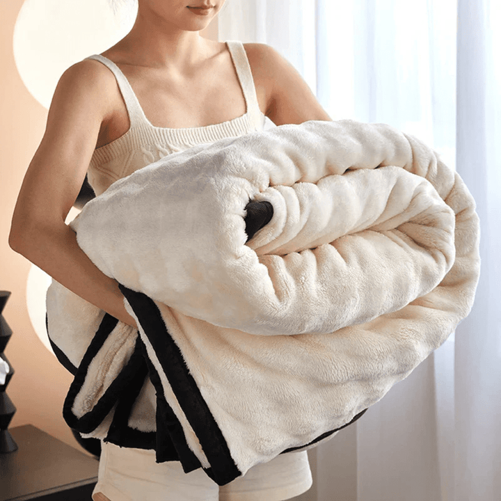 Double-Sided Plush Fleece Blanket, Ultra-Soft and Cozy