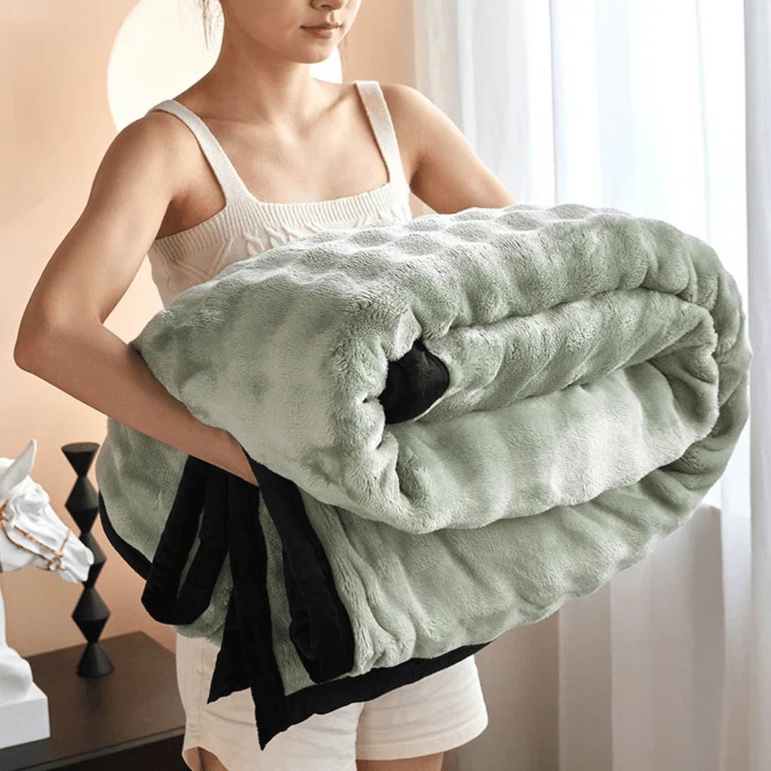 Double-Sided Plush Fleece Blanket, Ultra-Soft and Cozy