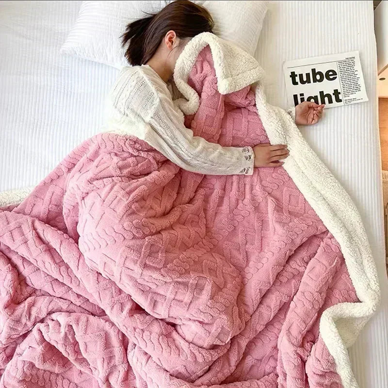 WarmHome Winter Blanket – Luxury Lambswool Fleece Blanket with Double-Sided Design