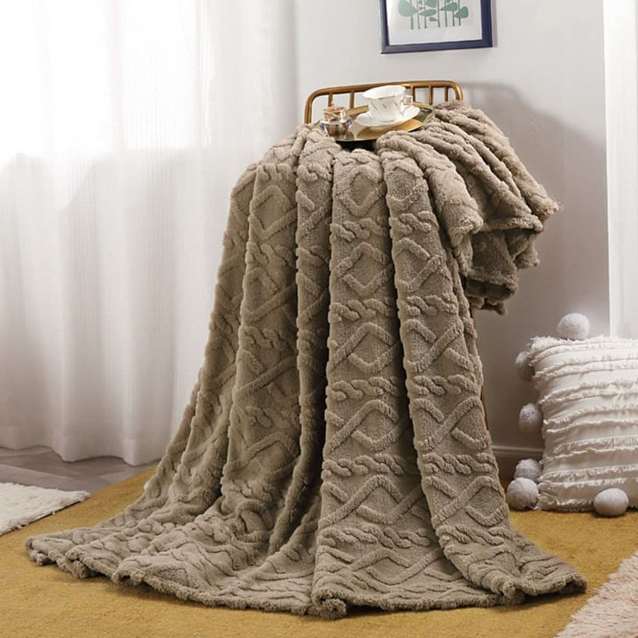 Lightweight 3D Textured Fleece Blanket for Couch, Bed &amp; Travel