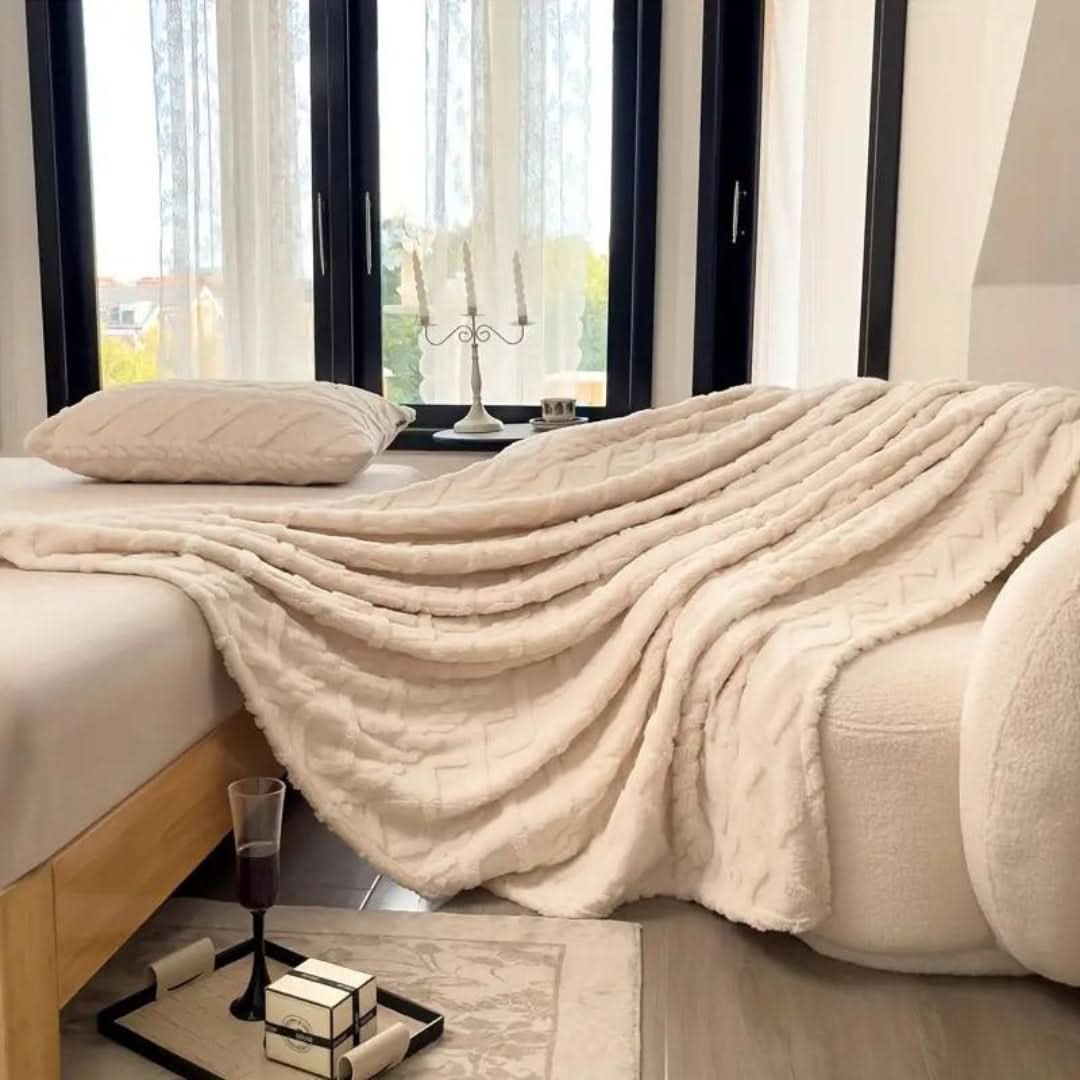 Lightweight 3D Textured Fleece Blanket for Couch, Bed &amp; Travel