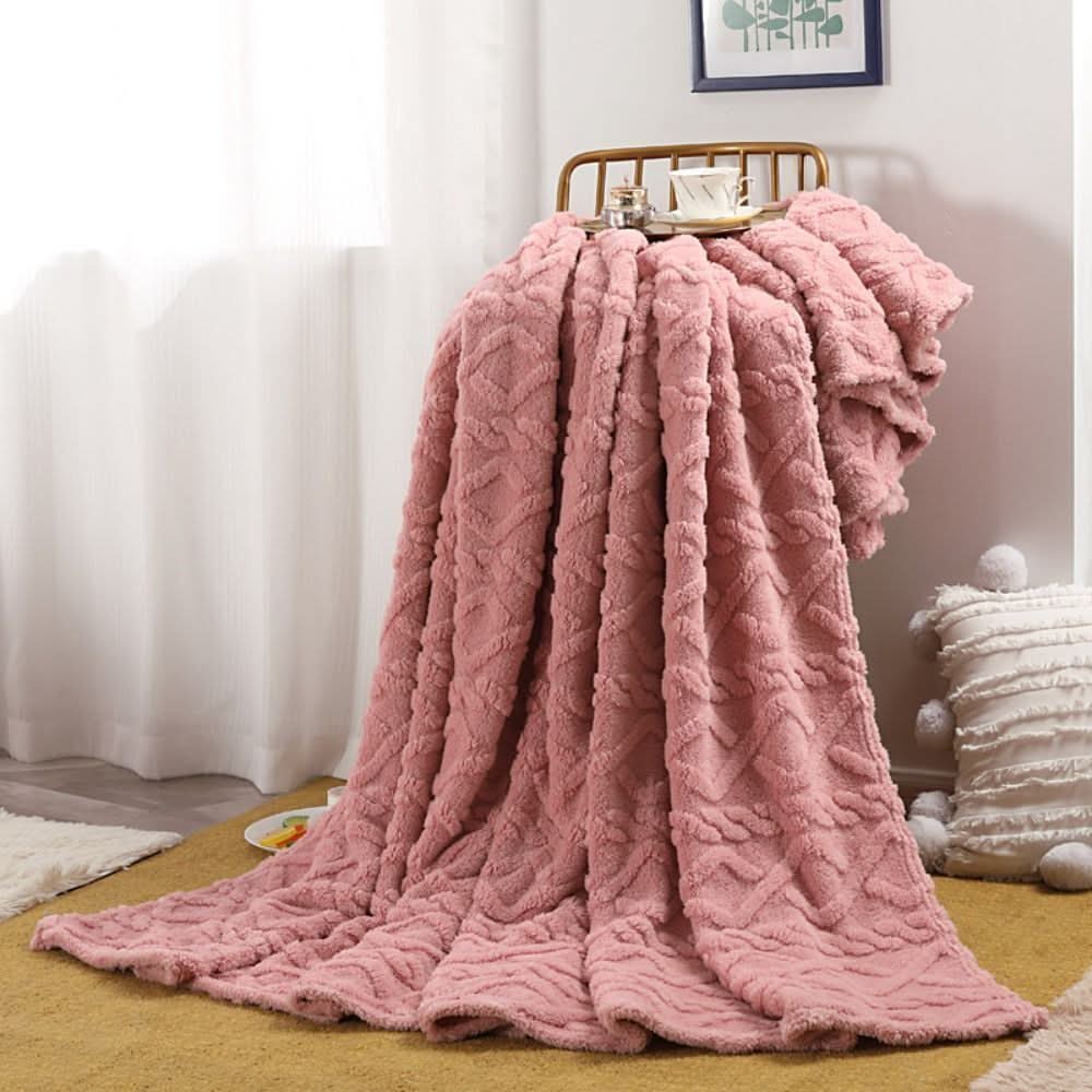 Lightweight 3D Textured Fleece Blanket for Couch, Bed &amp; Travel