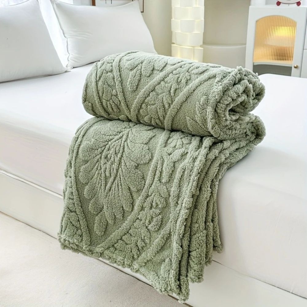 Geometric Jacquard Fleece Throw – Soft Microfiber in Four Sizes