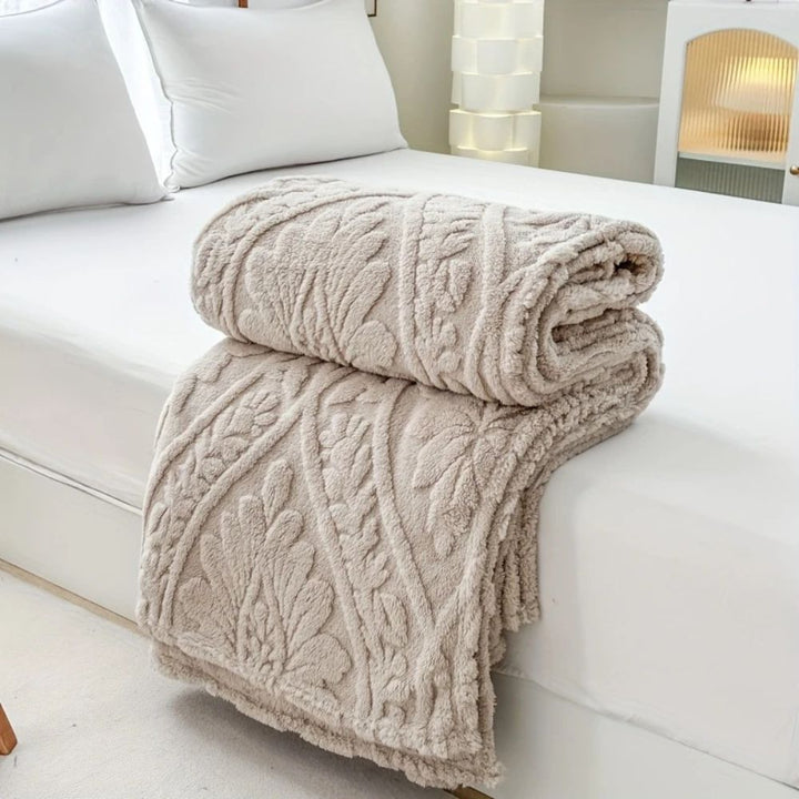 Geometric Jacquard Fleece Throw – Soft Microfiber in Four Sizes