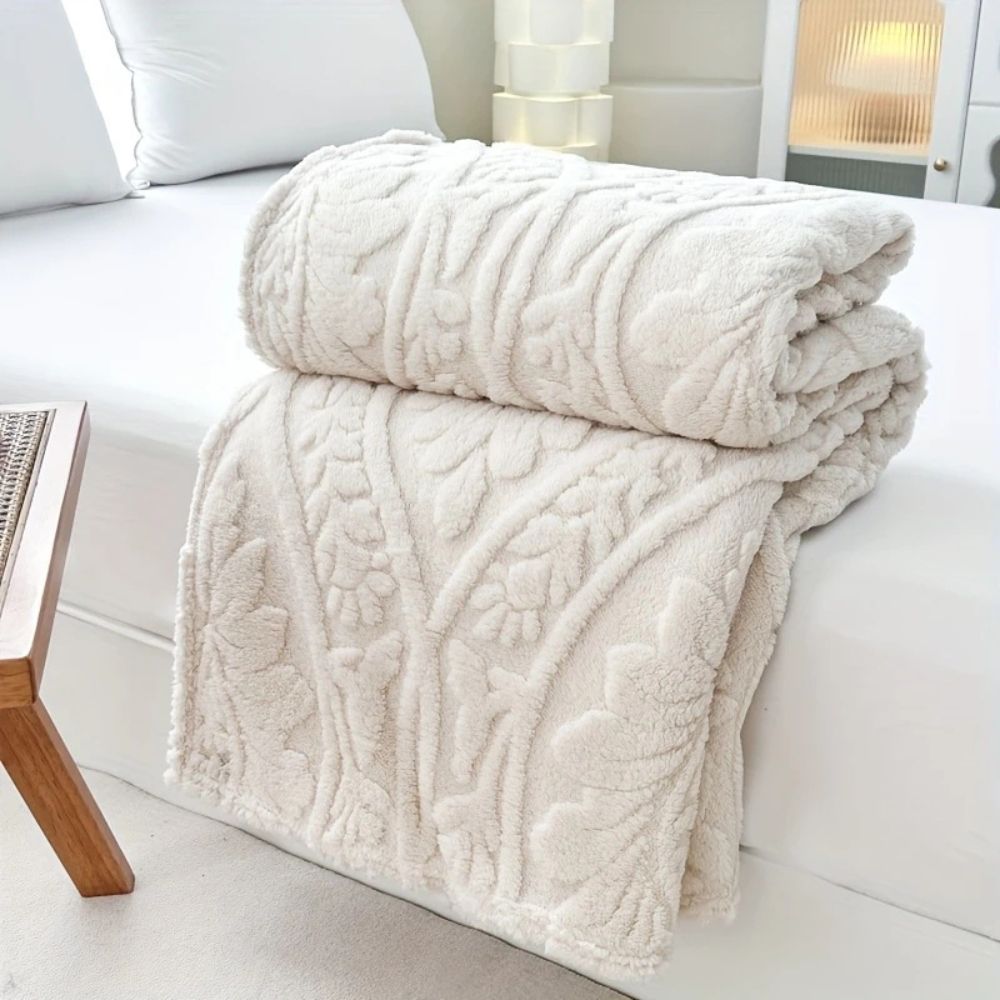 Geometric Jacquard Fleece Throw – Soft Microfiber in Four Sizes