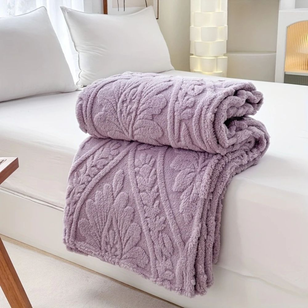 Geometric Jacquard Fleece Throw – Soft Microfiber in Four Sizes