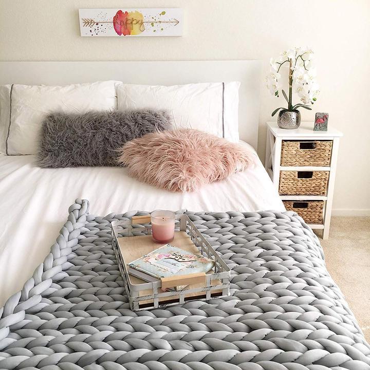 Cozy Knitted Blanket 80x100 cm and 100x120 cm – Stylish Home Accessory for Autumn and Winter
