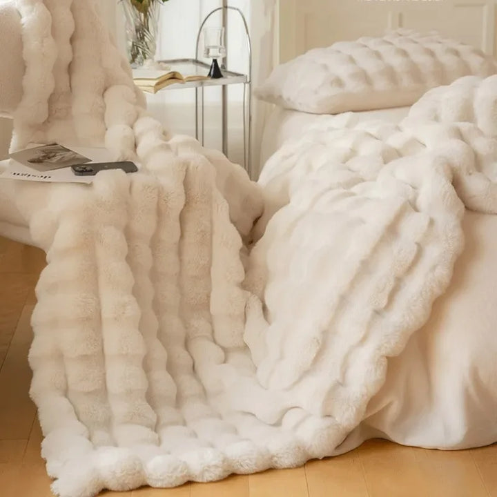 PlushCozy - Faux Fur Winter Blanket