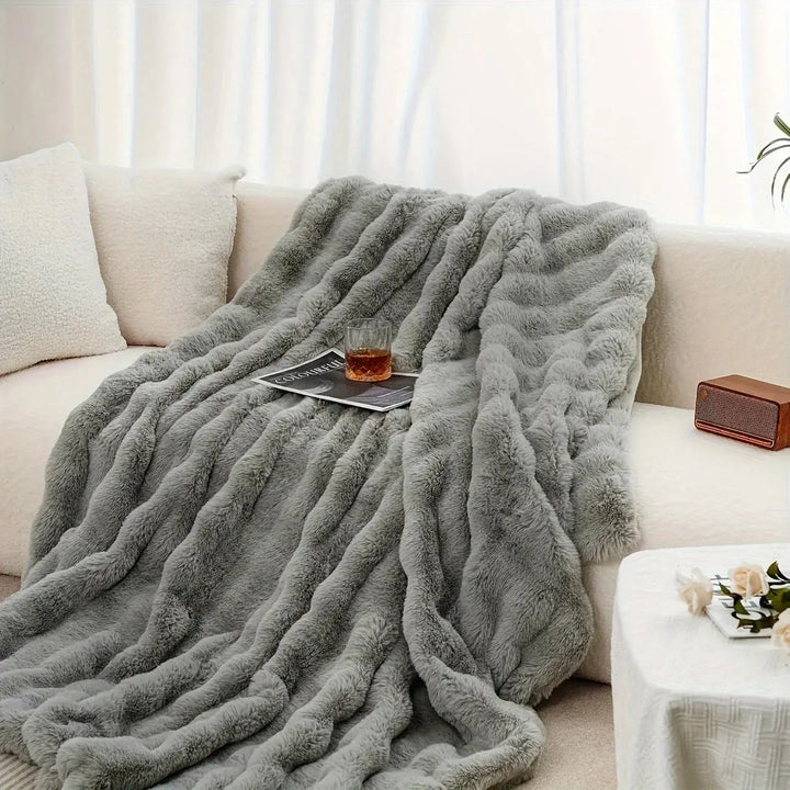 Reversible Faux Rabbit Fur Throw Blanket with Velvet Back