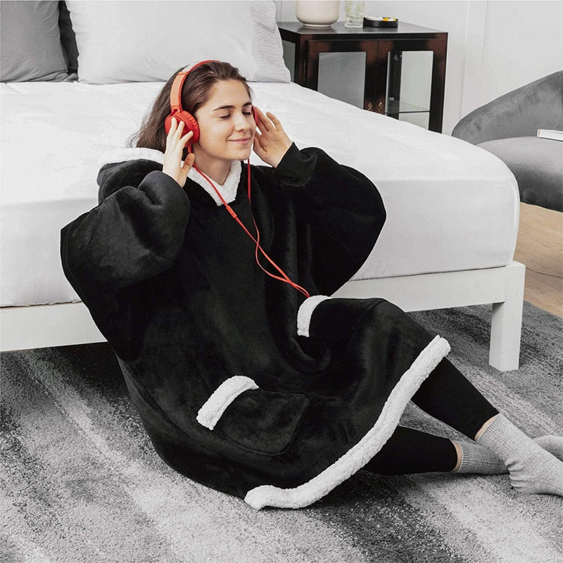 Fluffy Fleece Blanket with Sleeves for Women – Hands-Free Cozy