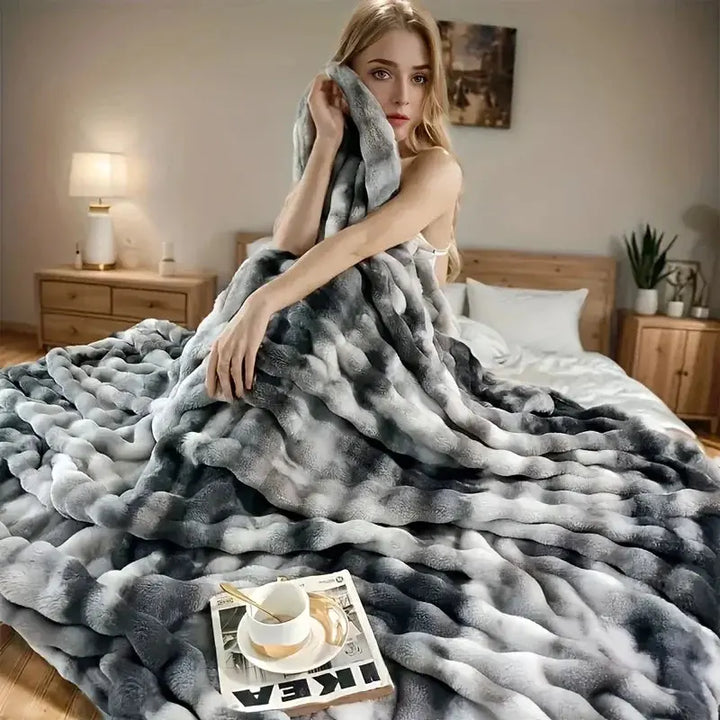 Reversible Faux Rabbit Fur Throw Blanket with Velvet Back