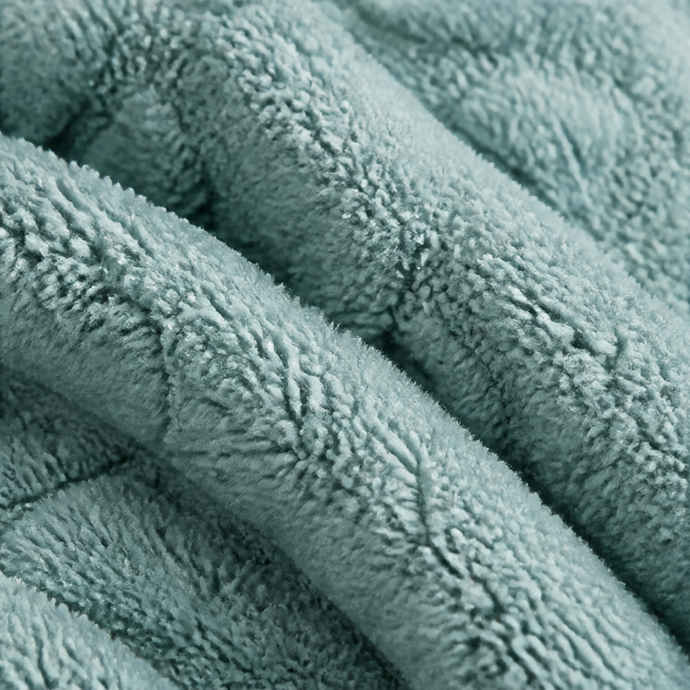 Double-Sided Embossed Throw Blanket – Soft Both Ways
