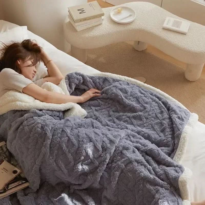 Reversible Winter Blanket, Warm and Modern Two-Sided Throw