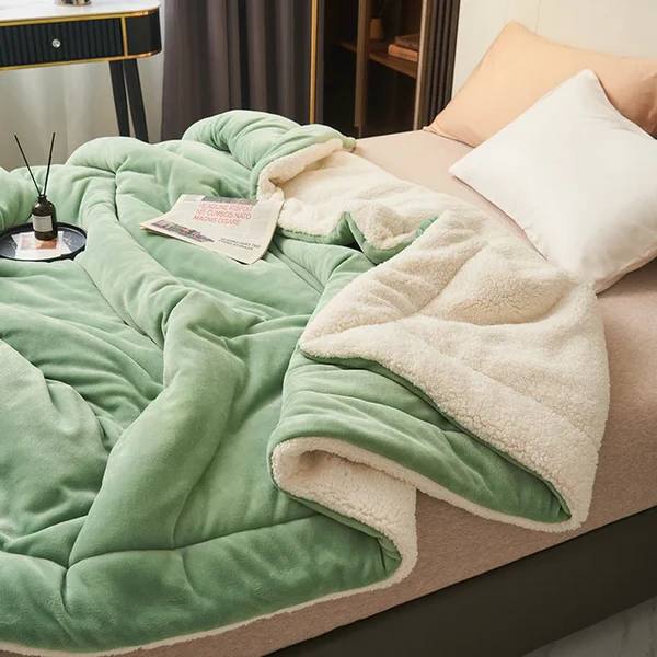 Plush Fleece Throw Blanket – Velvety Soft in 10 Colors