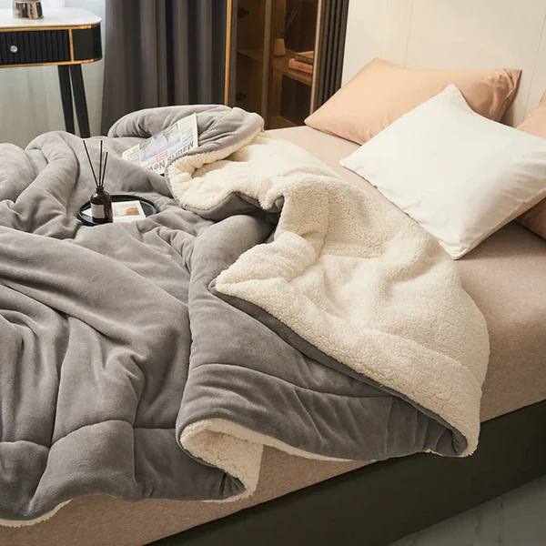 Plush Fleece Throw Blanket – Velvety Soft in 10 Colors